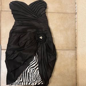 adorable strap less prom dress with zebra strips